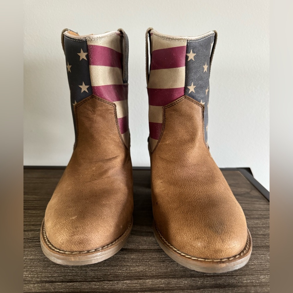 Sterling River Cowboy Shorties Women Size 10 Tan Distressed American Flag R-Toe